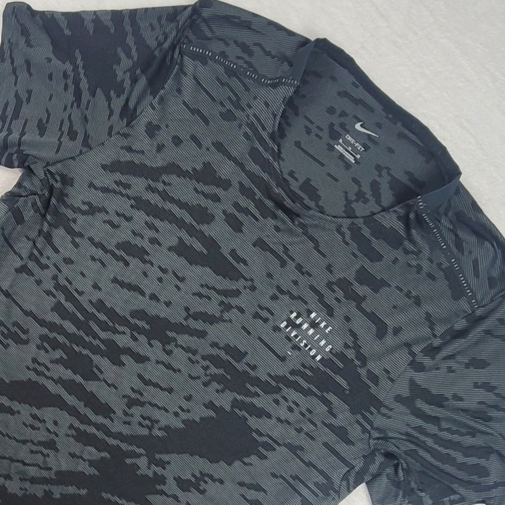 Nike Running Division Dri-FIT Shirt Mens XL Black Grey Camo Reflective Training